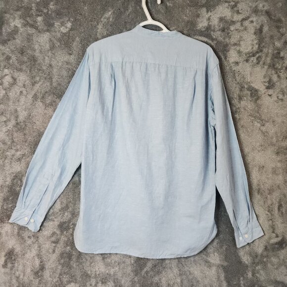 UNIQLO Linen Light Blue Button Down Shirt M Coastal Minimalist Old Money Neutral - Picture 5 of 8